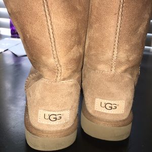 UGGS‼️ comes with box